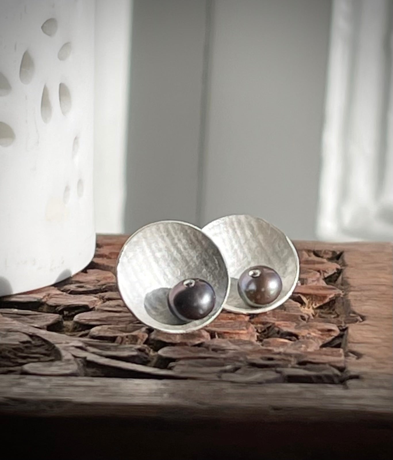 Nestled Pearl earrings