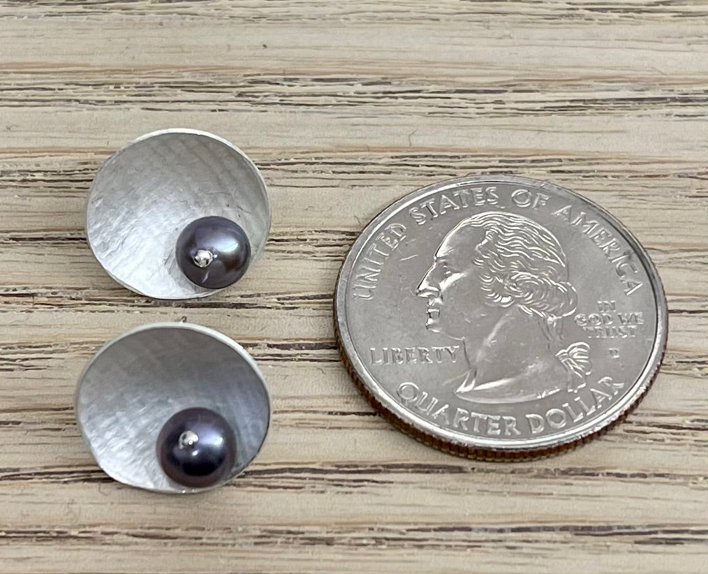 Nestled Pearl earrings