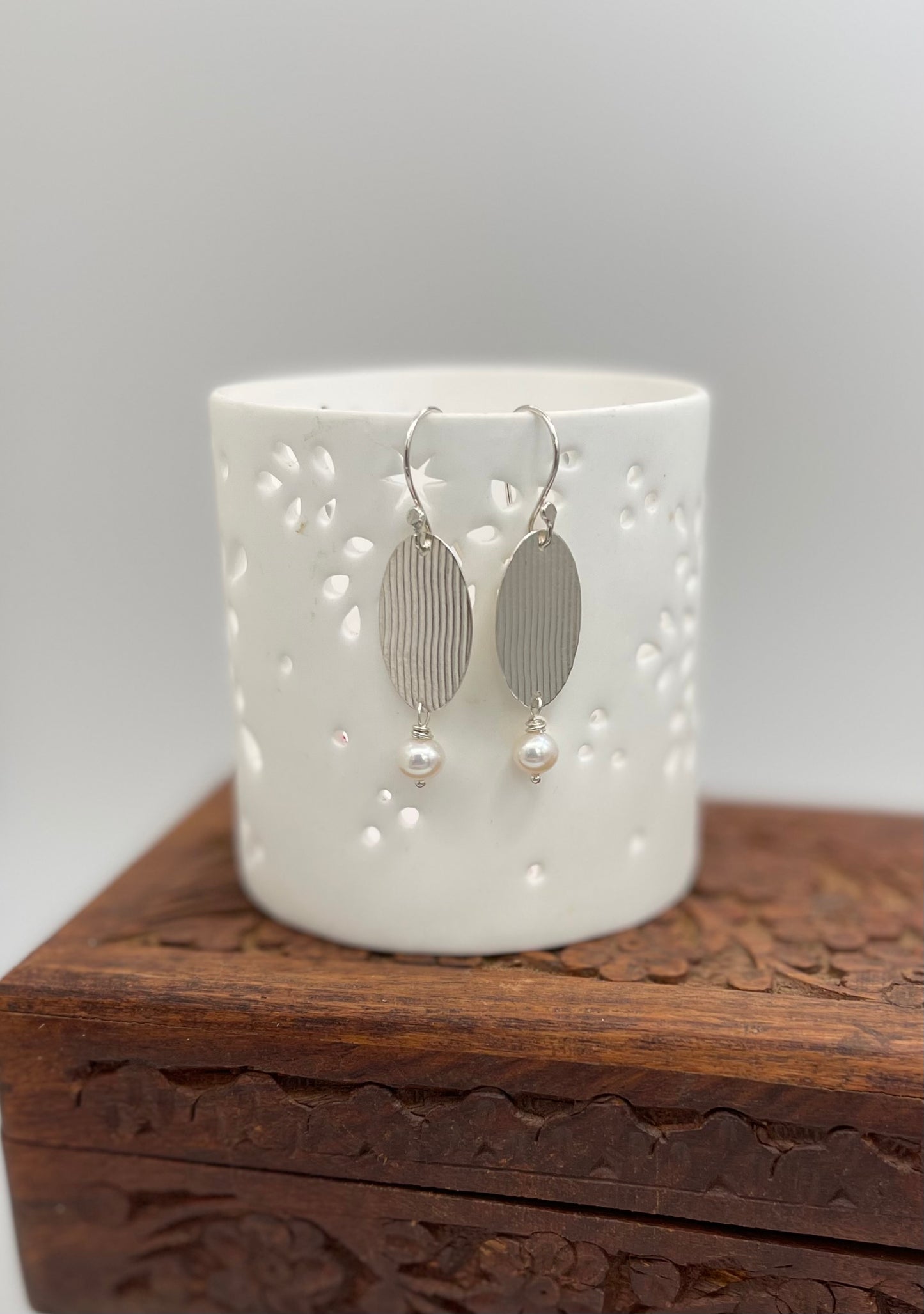 Everyday Pearl earrings