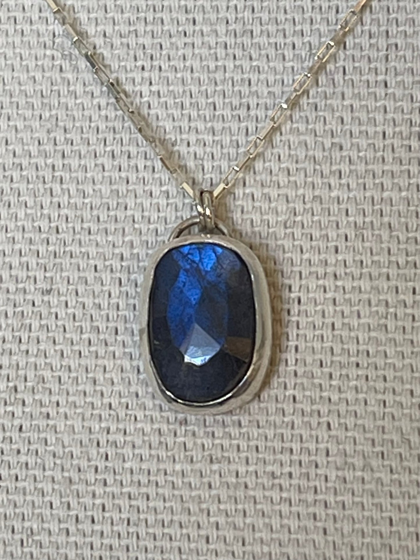 Iridescence necklace